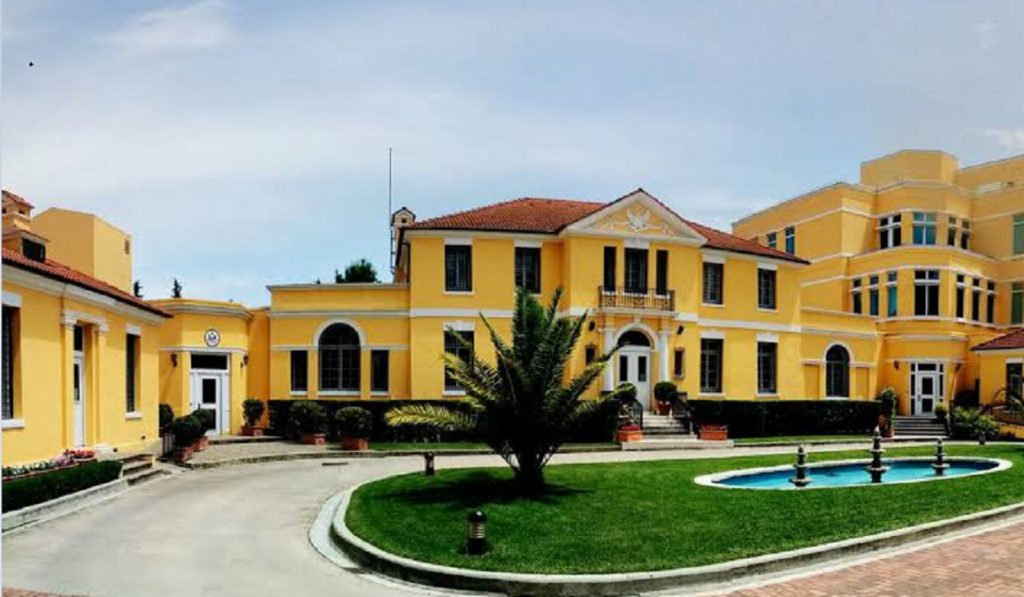 ambasada amerikane