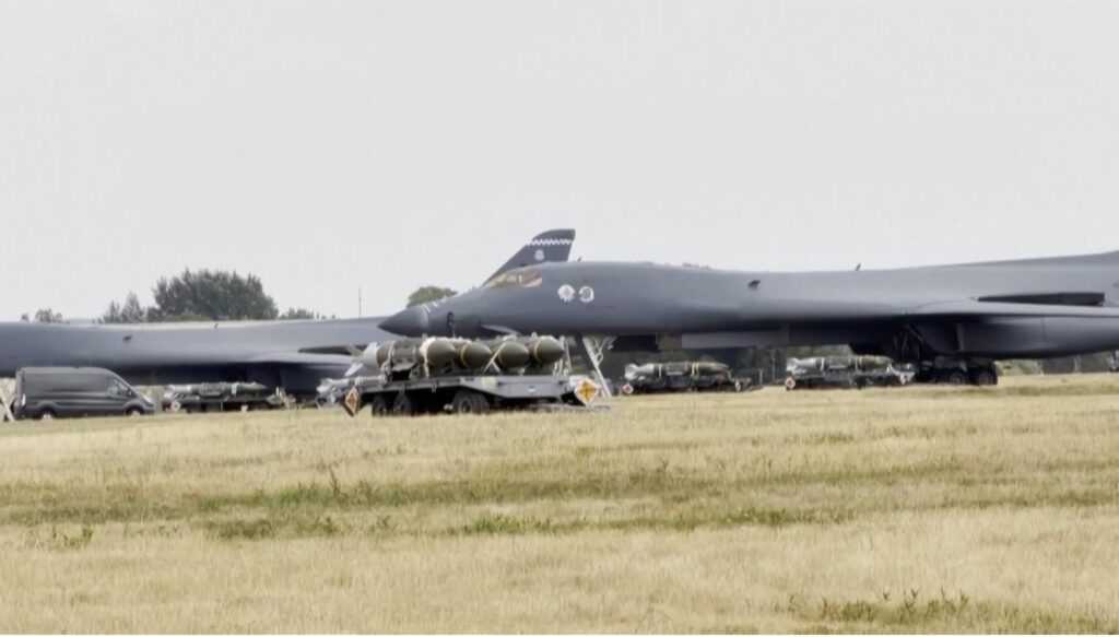 SHBA-të tërheqin avionët nga baza britanike avionet shba 1024x583 1