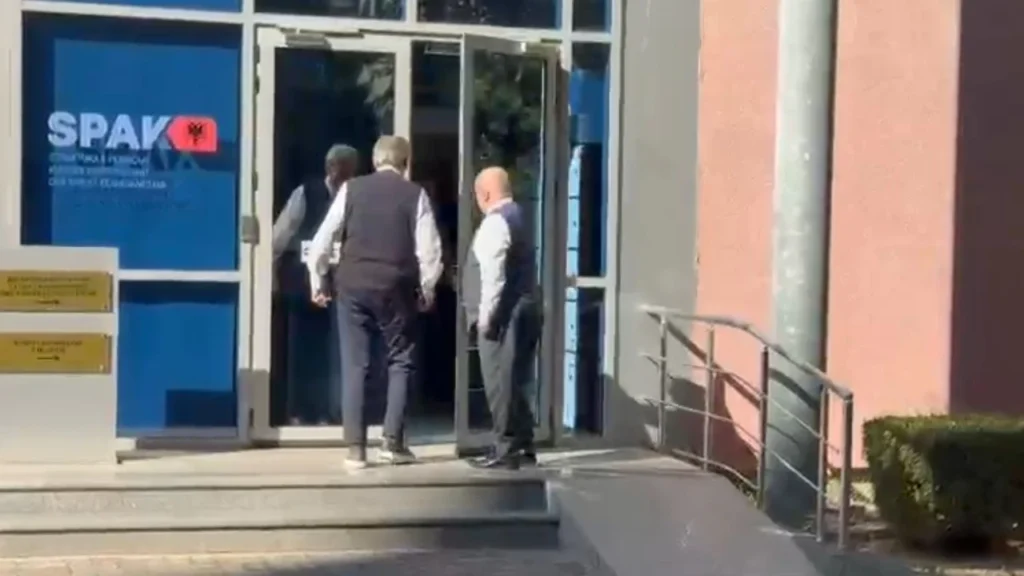 Berisha në Gjykatën e Posaçme, paraqitet për zbatimin e masës “detyrim paraqitje” berisha sd 3