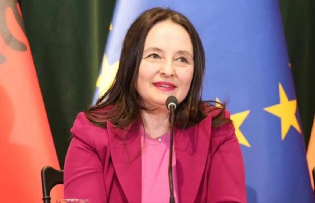 Kryenegociatorja për integrimin reagon për protestën: Të ndërtojmë ura dialogu, BE destinacioni ynë dhuka