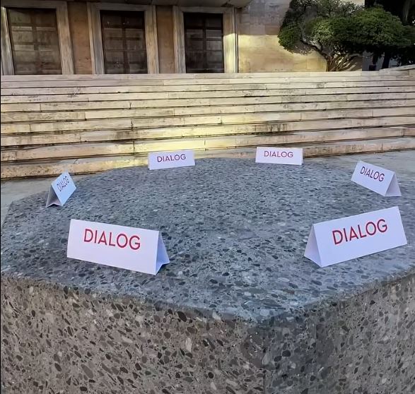 Rama u bën sërish thirrje protestuesve për dialog dialog 1