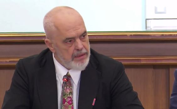 “Në 3 të lënduar, 1 është polic”/ Protestat, Rama: Policia nuk hyn në turmë për të bërë balet erwt