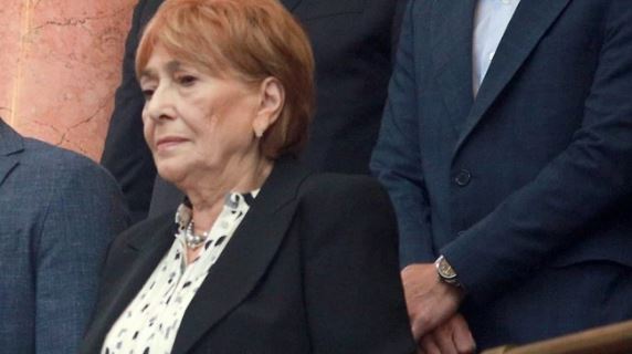 Zgjedhjet në Serbi/ Nëna e Vuçiç sulmohet pas votimit në Beograd, i rrëmbejnë çantën… nena vucic