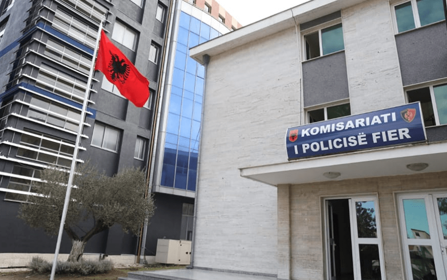 Shpërthim me tritol në Fier, dëmtohet dera e një subjekti policia fier