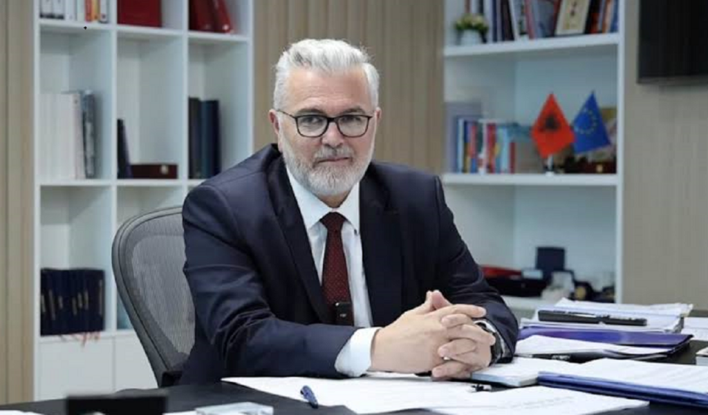 Ministria në flakë, reagon Toni Gogu: Djegia e një zyre nuk është ushtrim i së drejtës së protestës toni goguuu