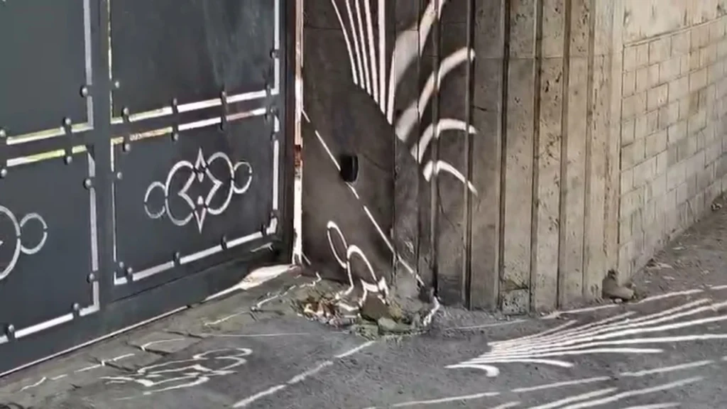 Shpërthim me tritol në Elbasan, dëmtohet rrethimi i banesës së një 69-vjeçari. Zbulohen detajet e para tritol fj sd